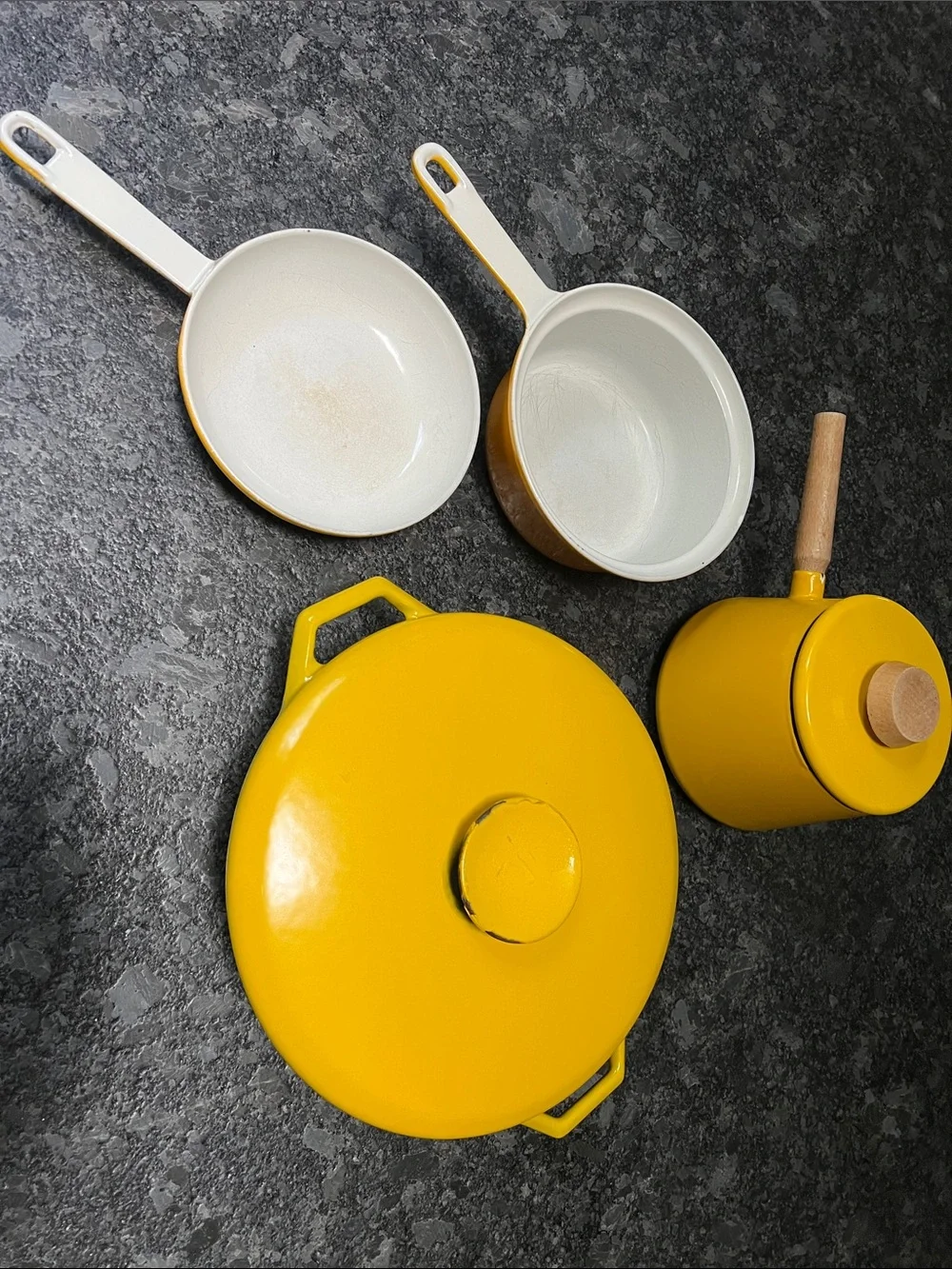 6 Piece Yellow Enamel Steel Aluminum Pots Pans
